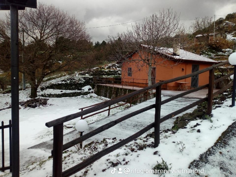 CHALET ETNA NORD LINGUAGLOSSA Chalet in Sicily