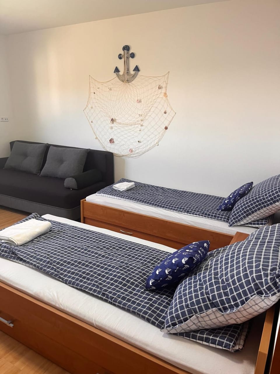 Bed, Living room, Photo of the whole room, Seating area, Bedroom
