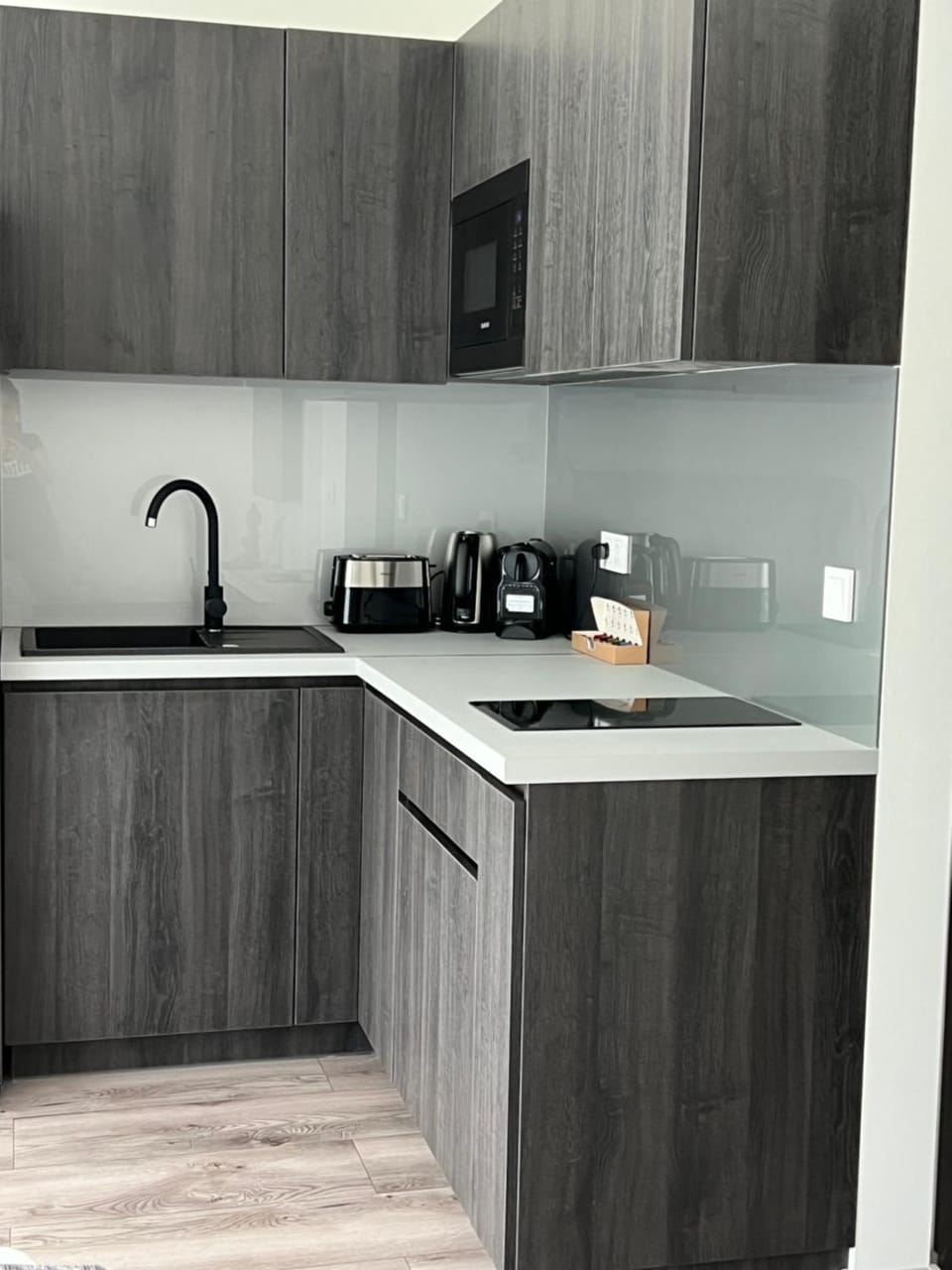 Coffee/tea facilities, Kitchen or kitchenette, minibar, stove, toaster