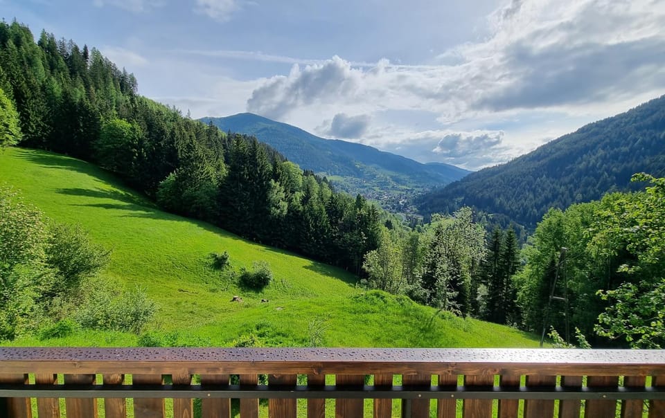 View (from property/room), Balcony/Terrace, Mountain view