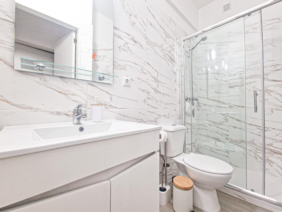 Shower, Toilet, Bathroom