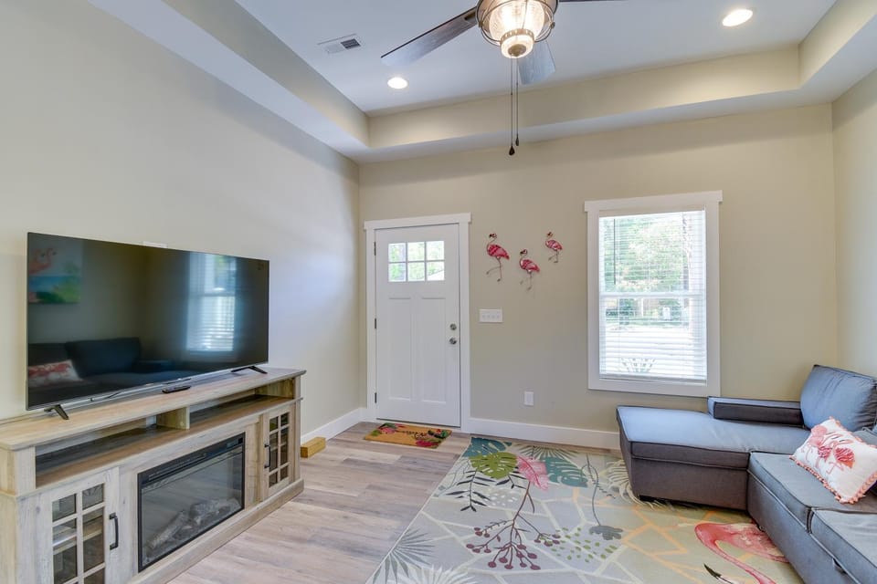 Walk to Restaurants! Coastal Carolina Escape House in Ocean Isle Beach