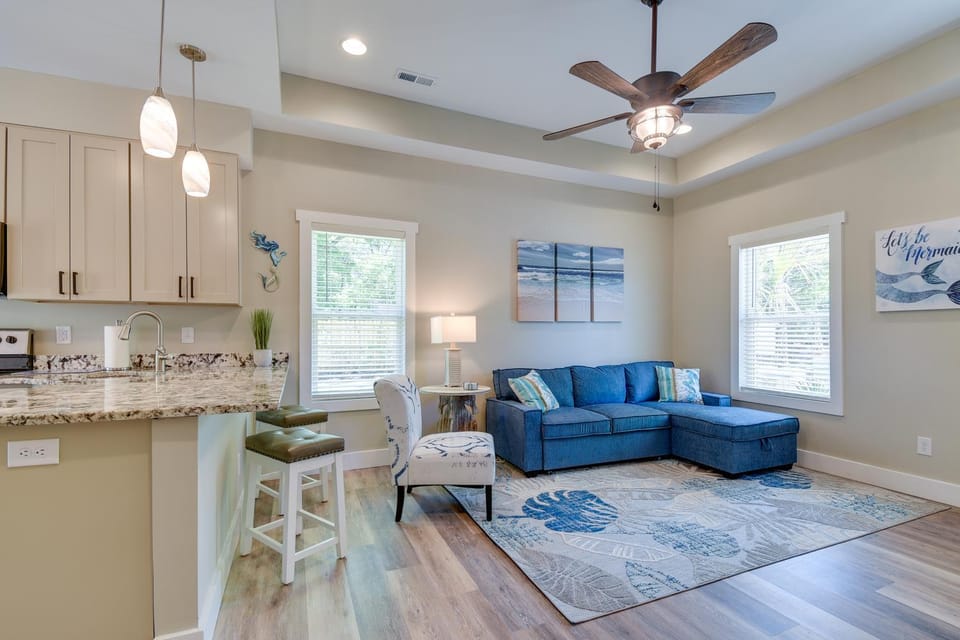 1 Mi to Beach! Ocean Isle Home w/ Shared Lanai House in Ocean Isle Beach