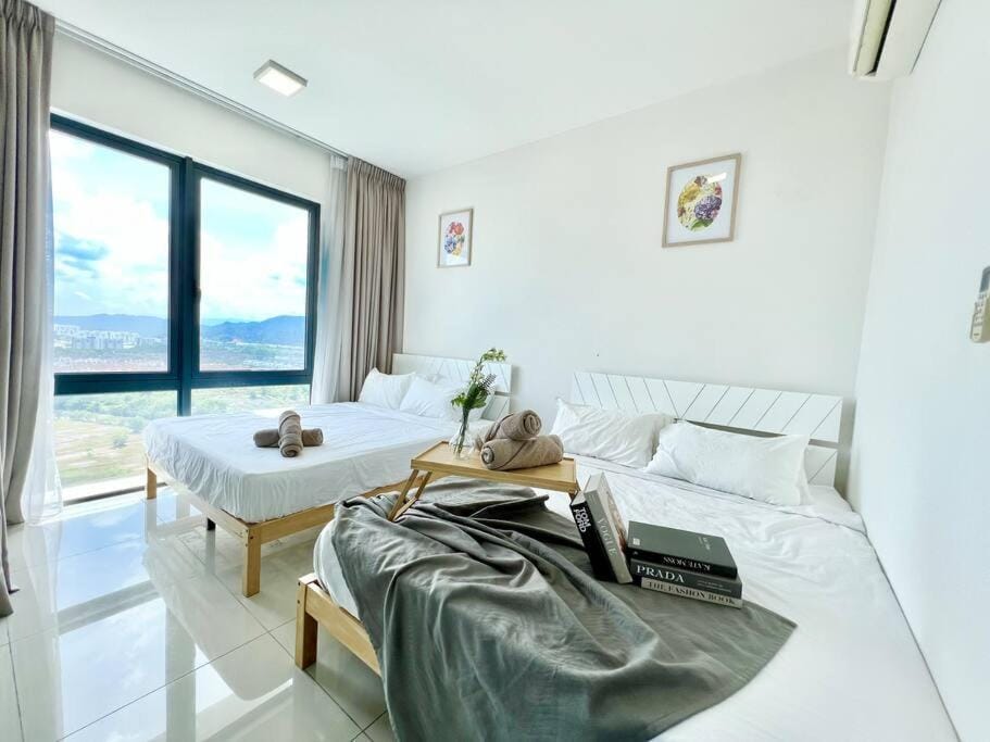 T1 Cozy 1-10Pax 2Room Trefoil Setia Alam Smart TV WiFi Apartment in Selangor, Malaysia