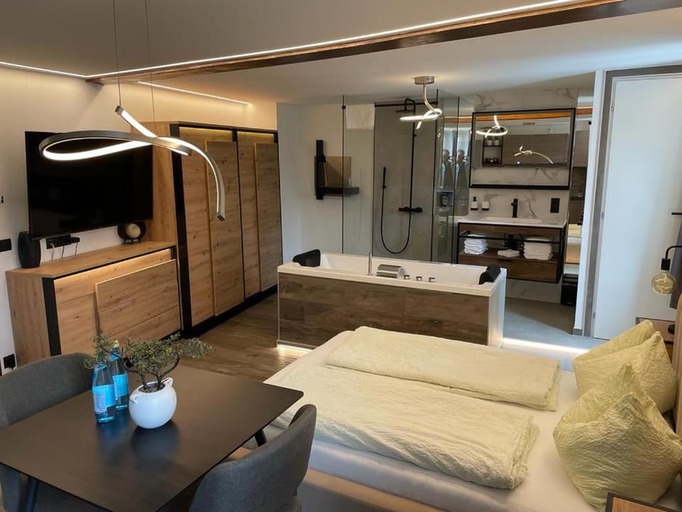 Photo of the whole room, Seating area, Bedroom