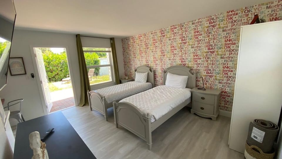 2 min walk to the Beach-All Renovated studio #4 Apartment in Lauderdale-by-the-Sea