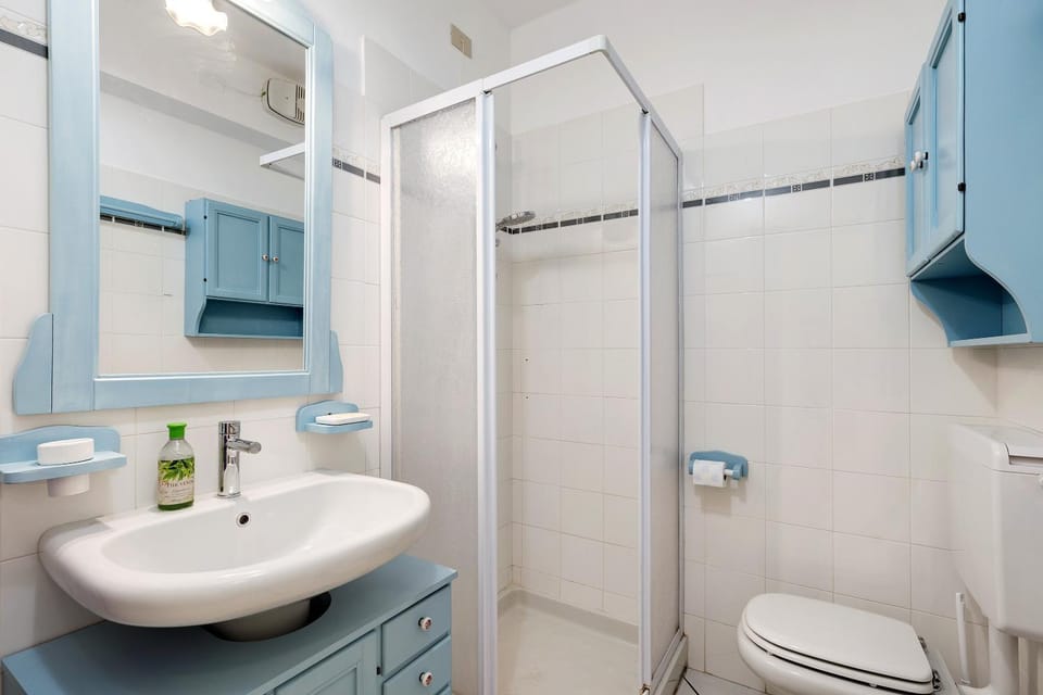 Bathroom, Living room