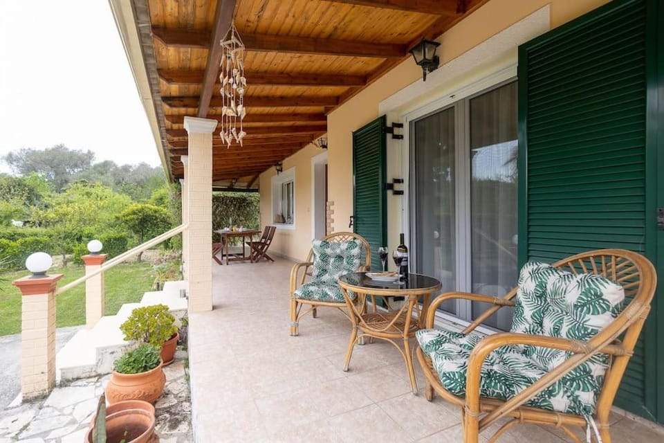 Property building, Garden, Balcony/Terrace