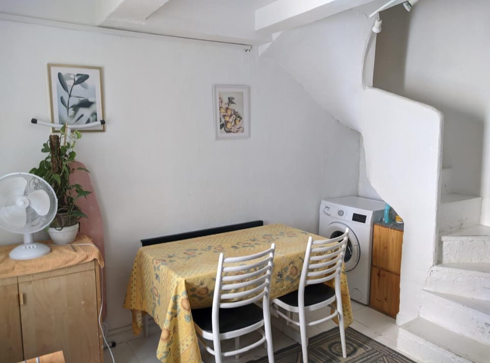 Dining area, washing machine