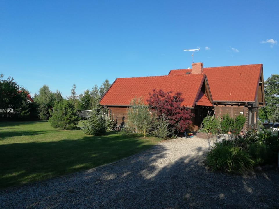 Dom z bala kort tenisowy ,linia brzegowa plaża ,pomost ,kajaki, łódka Villa in Poland