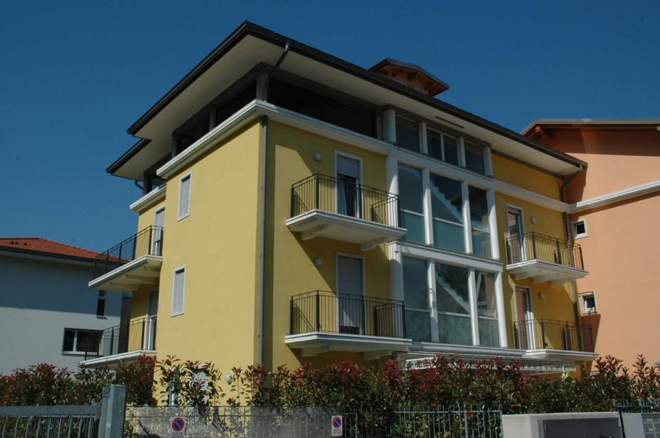 Property building, Day