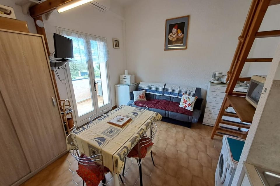 Family apartment - beach access swimming pool Apartment in Le Lavandou