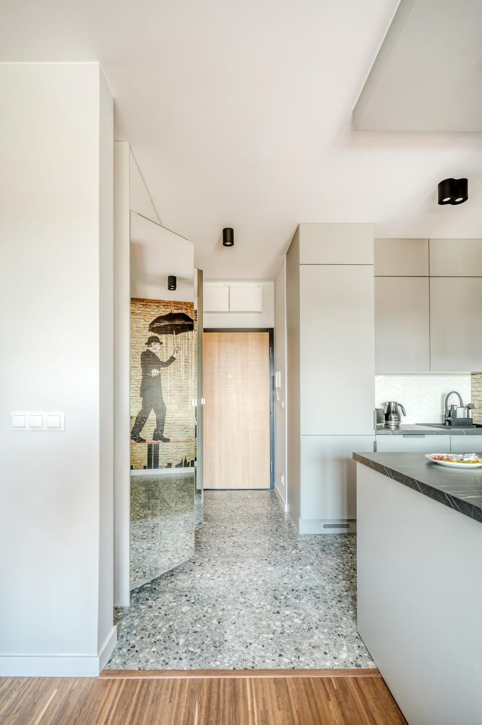 Kitchen or kitchenette, minibar, stove