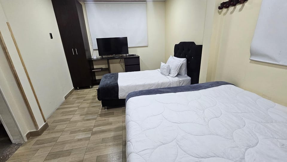 Roma House N- suite Campin Movistar Ministerios Simón Bolivar Bed and Breakfast in Bogota