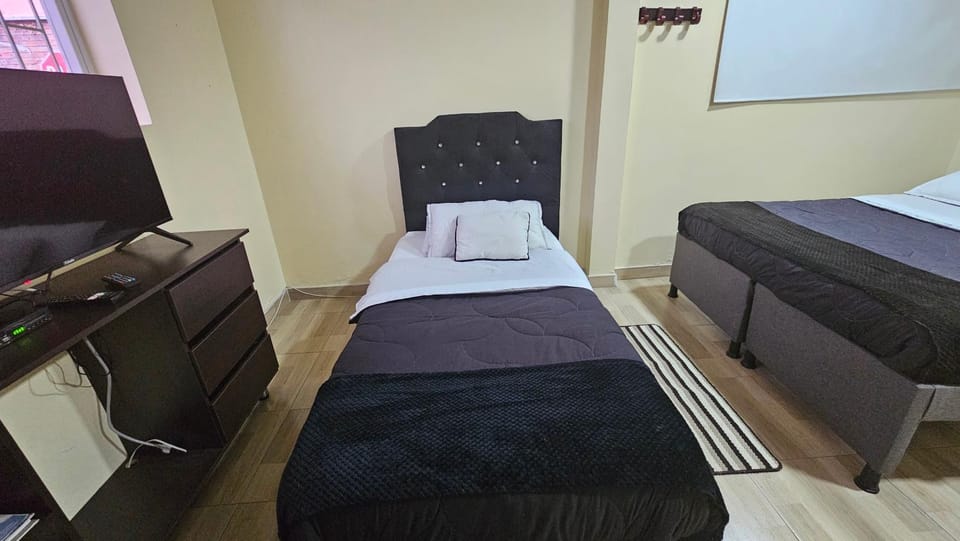 Roma House N- suite Campin Movistar Ministerios Simón Bolivar Bed and Breakfast in Bogota
