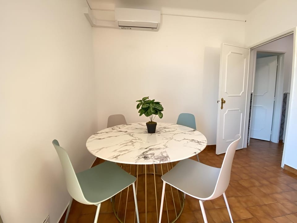 Dining area, air conditioner