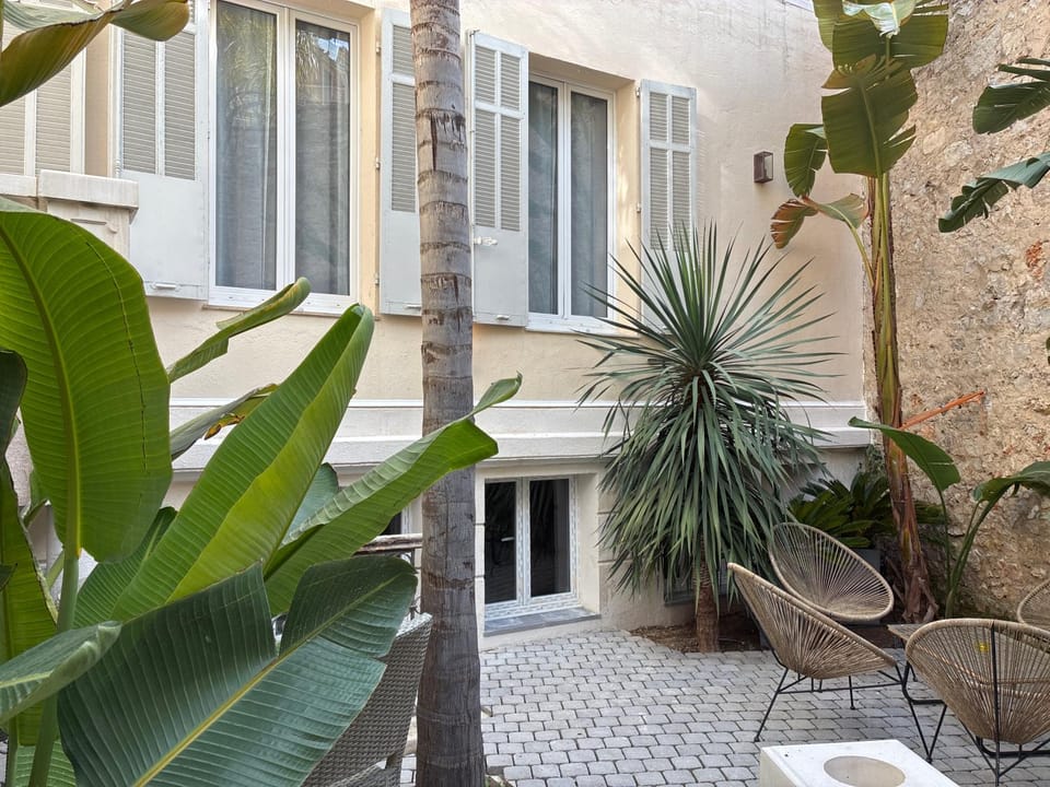 Villa les fougeres suite festival jardin garage Apartment in Cannes