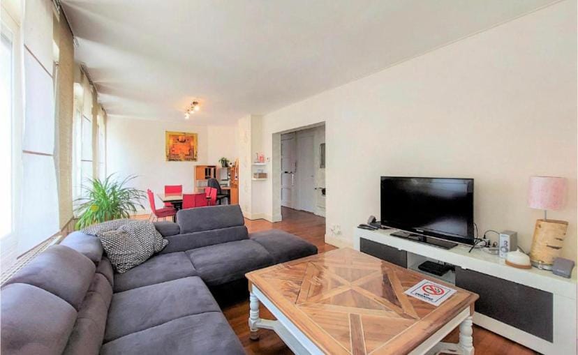 Communal lounge/ TV room, Communal lounge/ TV room