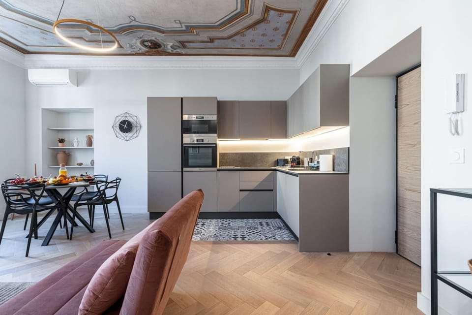 MY CASA - PHILIBERT - Traditional Apart with Historical Fresc Apartment in Nice