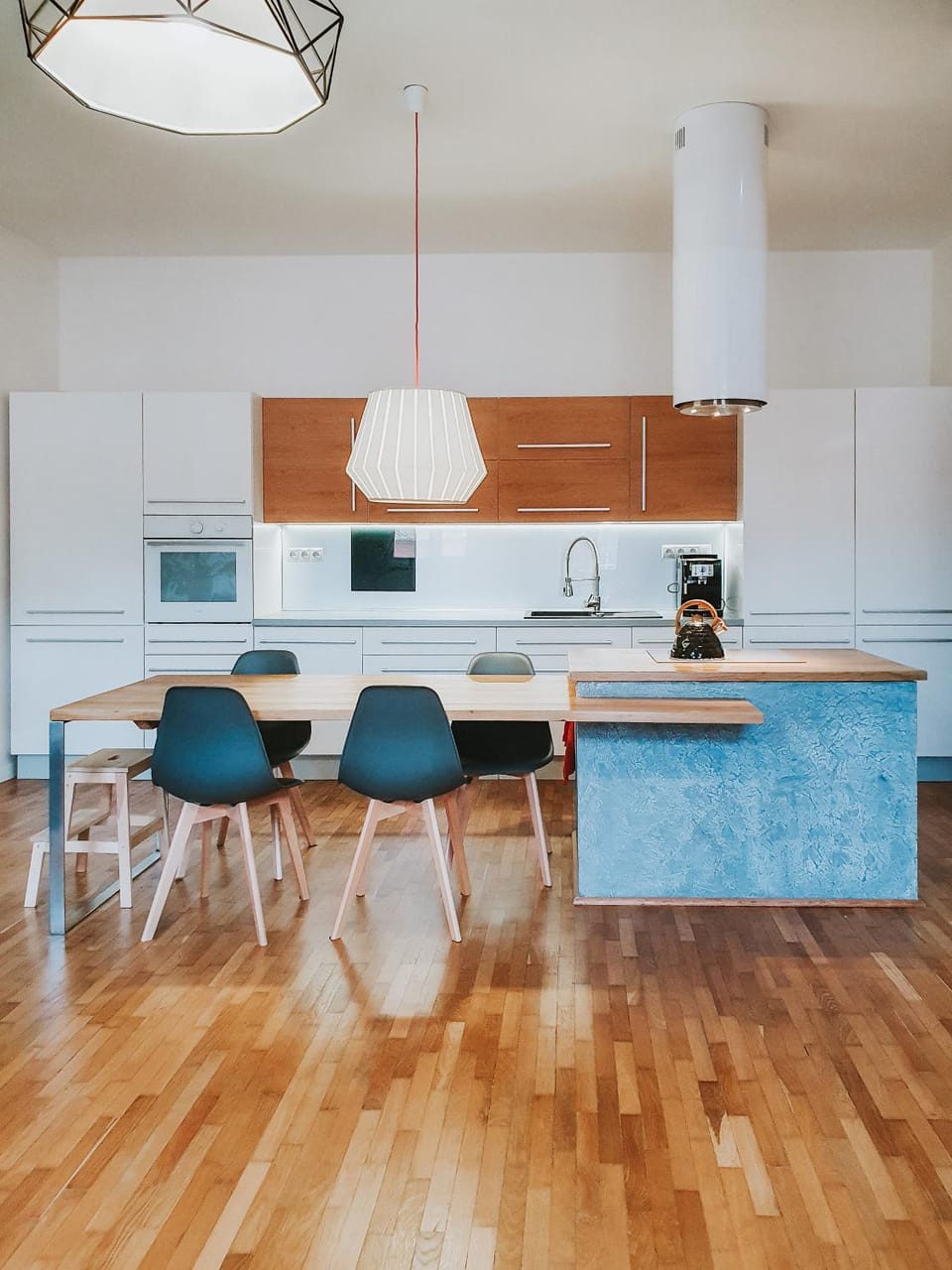Dining area, pet friendly