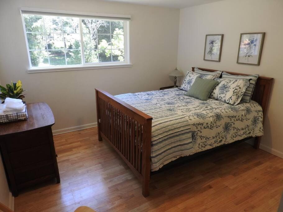 Coastal Charm: SW Oregon home on 2+ quiet acres House in Oregon