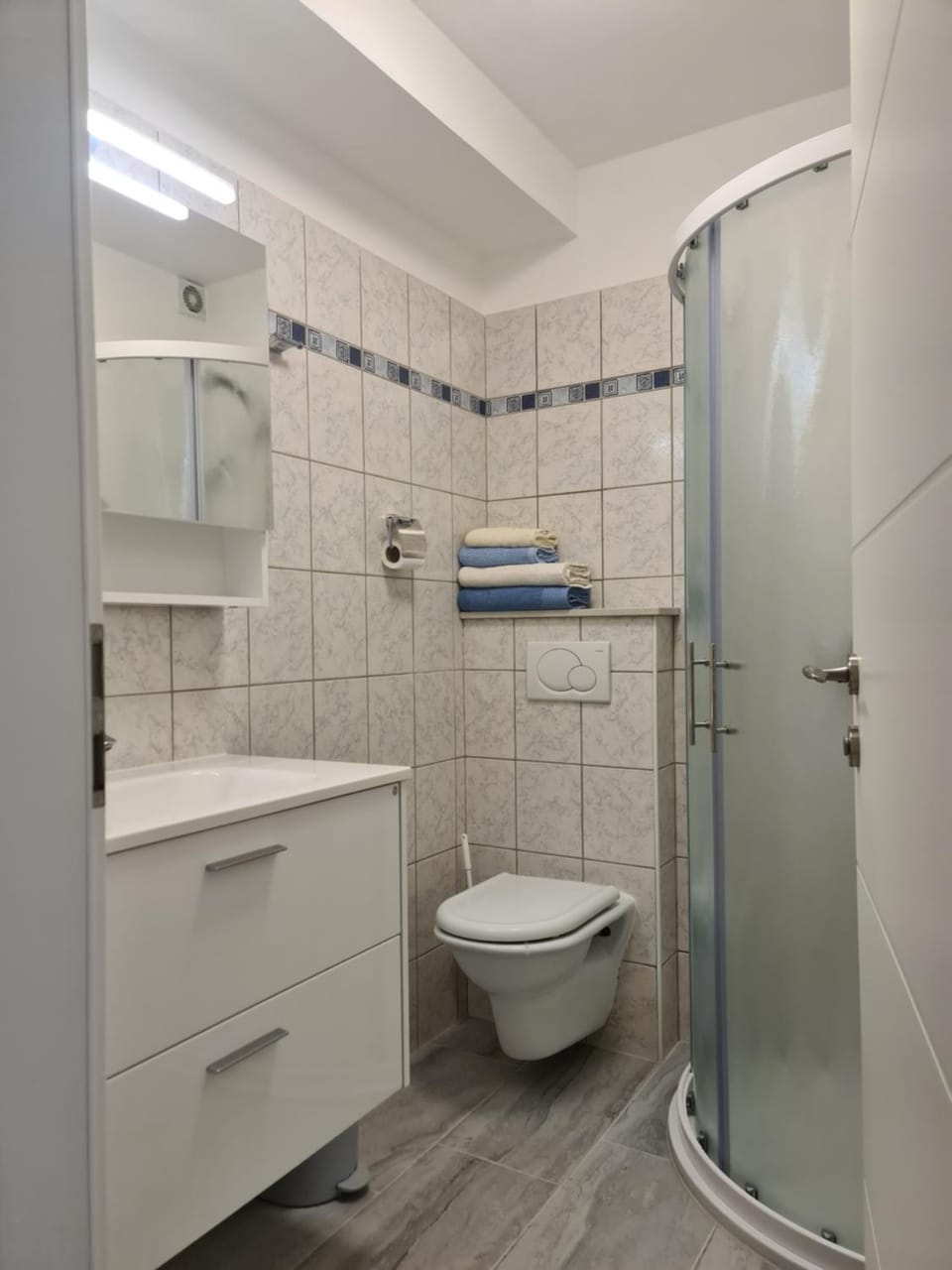 Shower, Bathroom