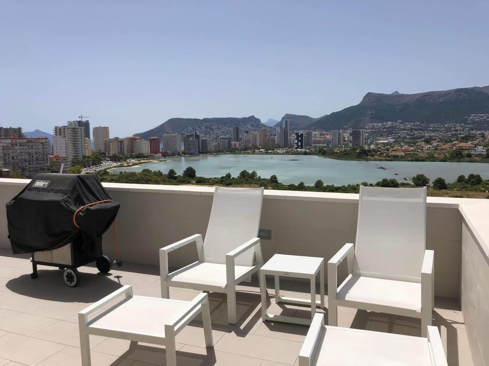 Patio, Natural landscape, View (from property/room), Balcony/Terrace, City view, Lake view, Mountain view, Sea view