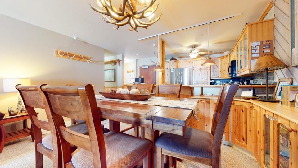 Aspen Creek #227 condo Apartment in Mammoth Lakes