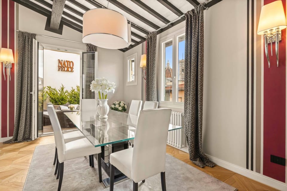 Dining area, City view, Landmark view