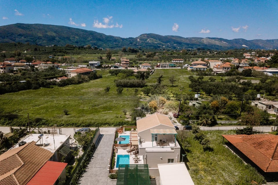 Neighbourhood, Bird's eye view, Mountain view, Swimming pool