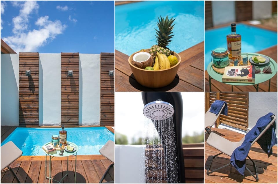 Patio, Pool view, Swimming pool, sunbed