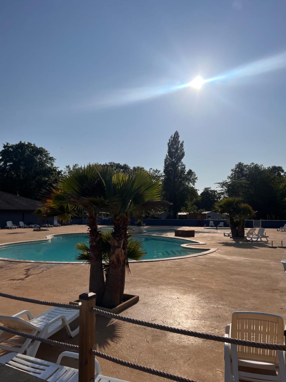 Swimming pool, sunbed
