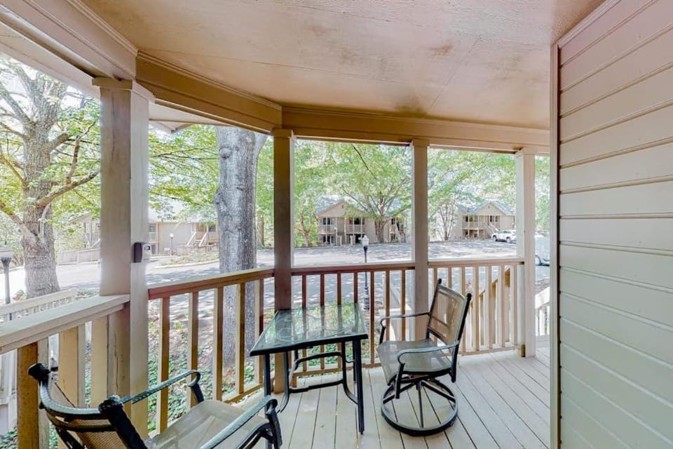 Apple Valley Treetop Villa House in Lake Lure