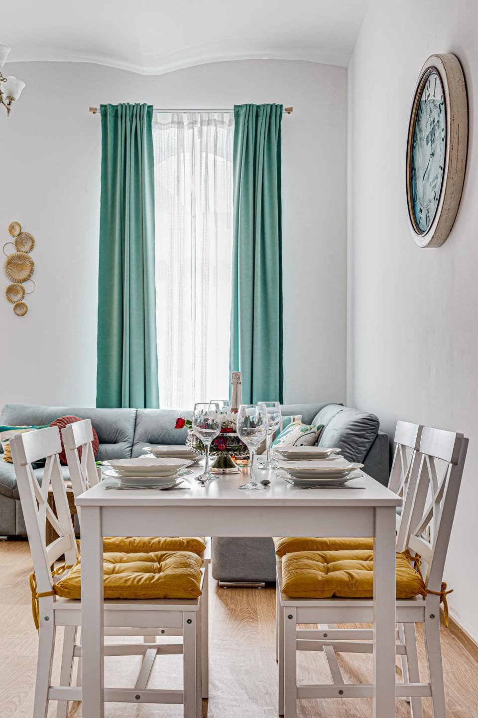 Living room, Seating area, Dining area