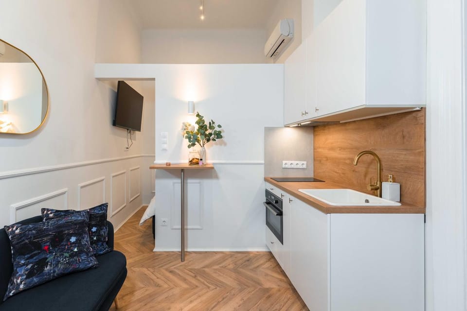 Kitchen or kitchenette, Living room