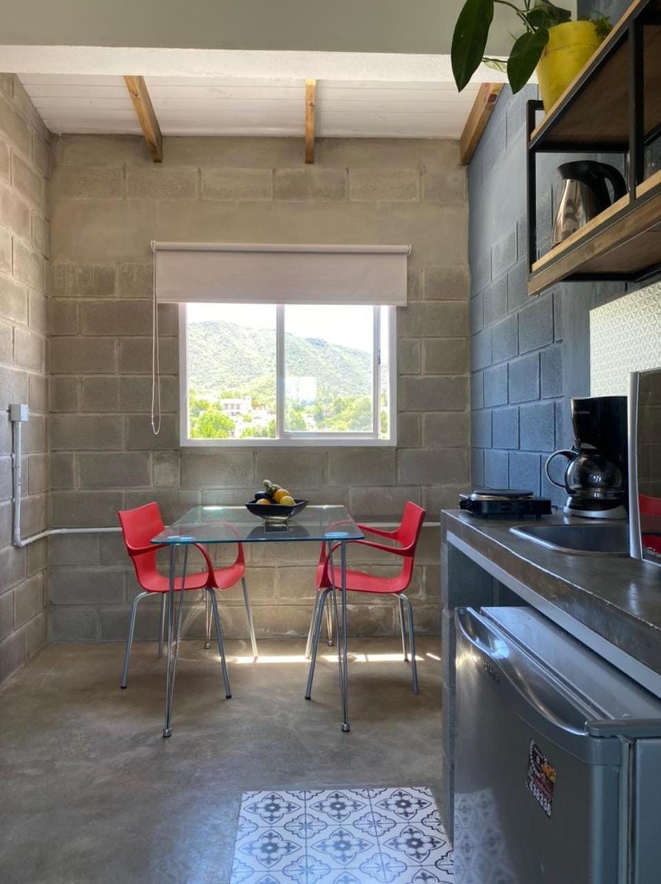 Kitchen or kitchenette, Seating area