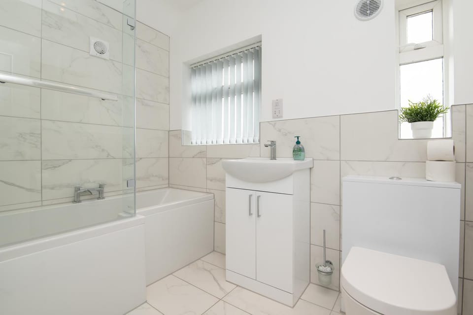 Shower, Toilet, Bathroom