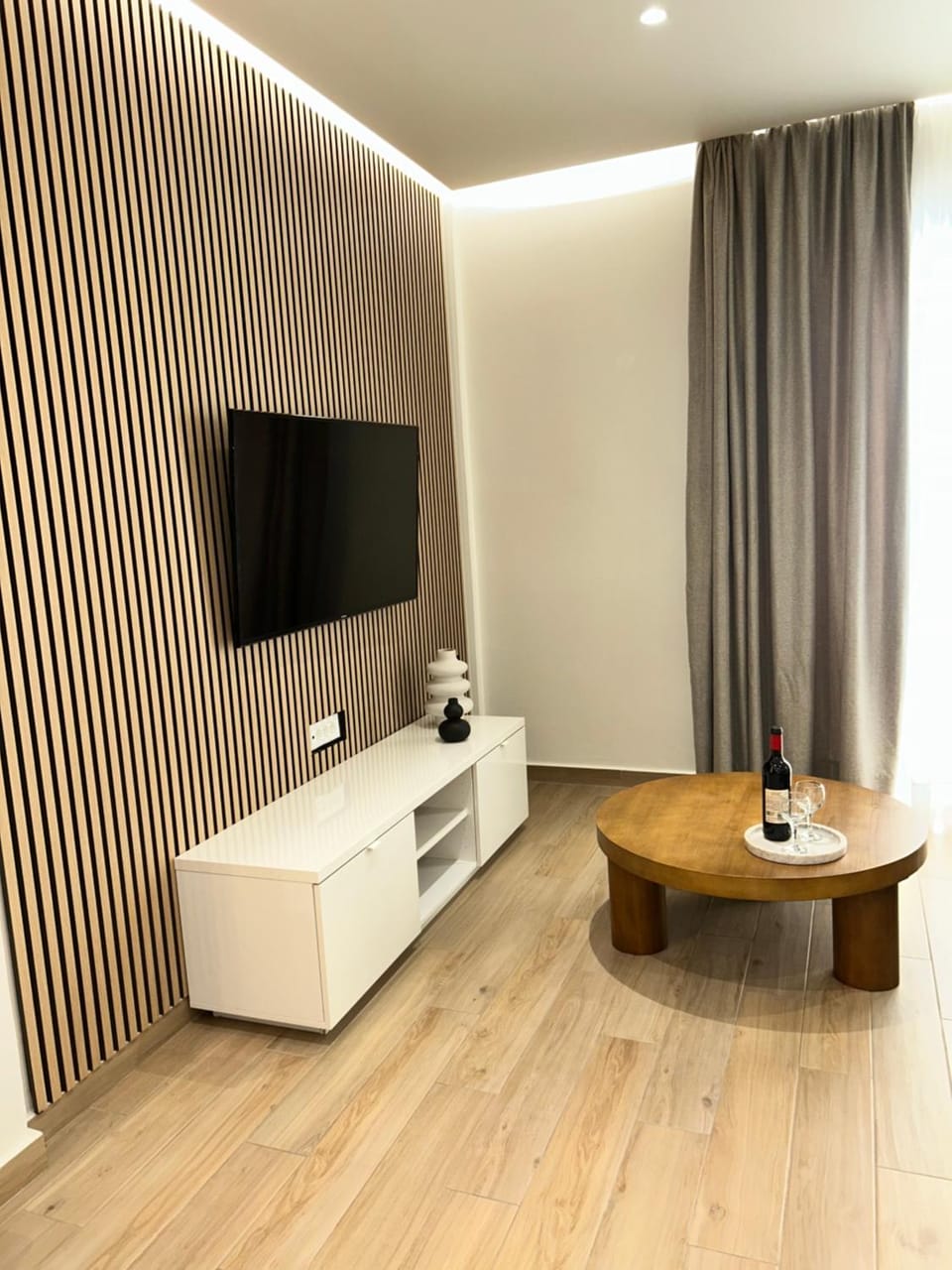 TV and multimedia, Seating area