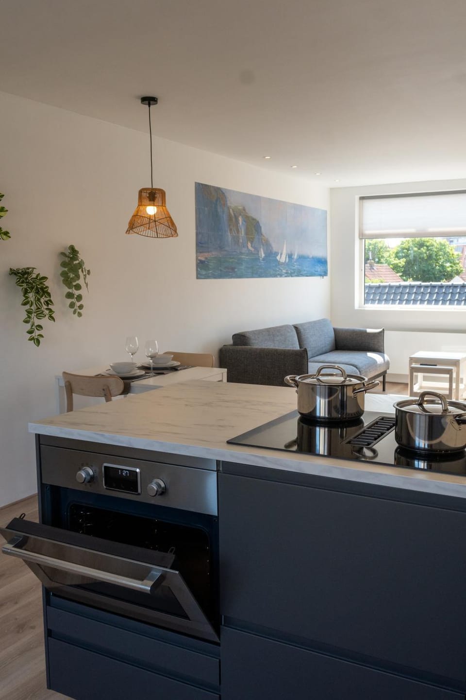 Kitchen or kitchenette, Seating area, Dining area