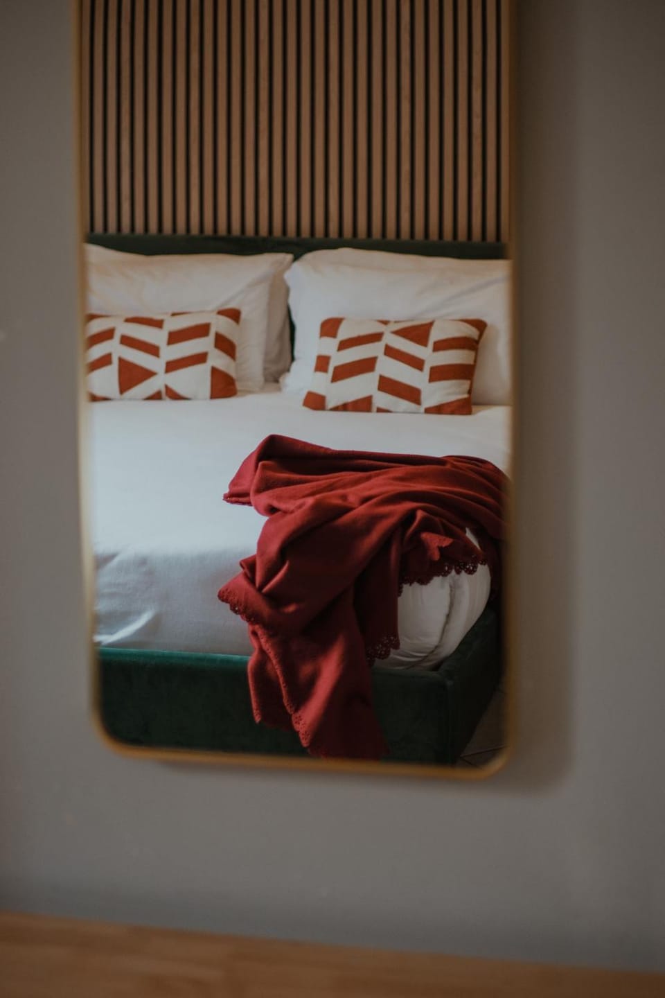 Bed, Photo of the whole room, Decorative detail, Bedroom
