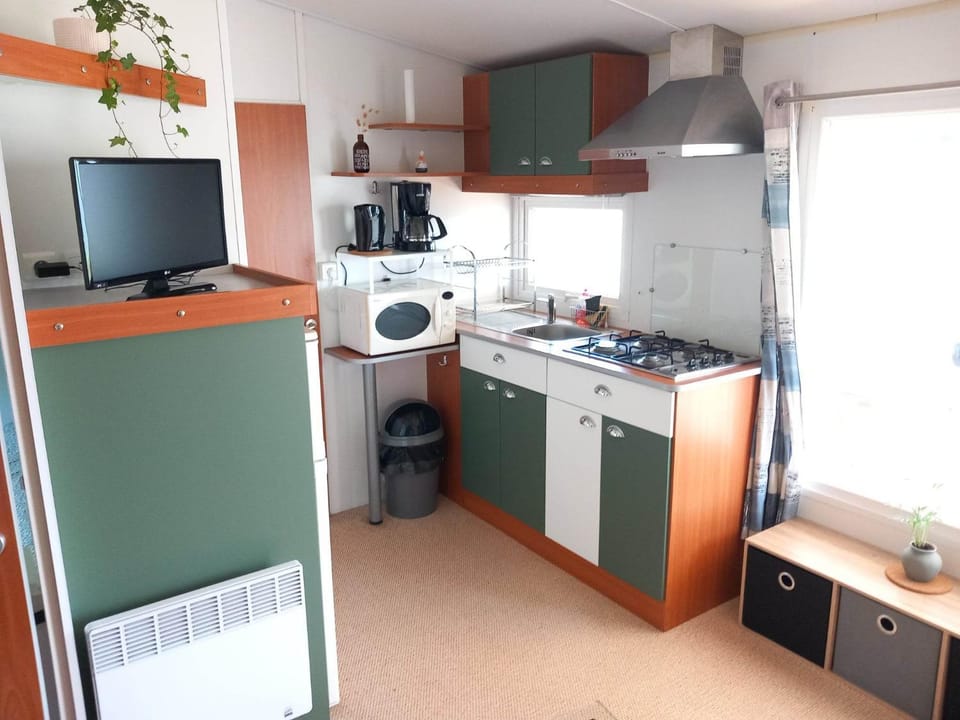 Bungalow Campground/ 
RV Resort in Normandy