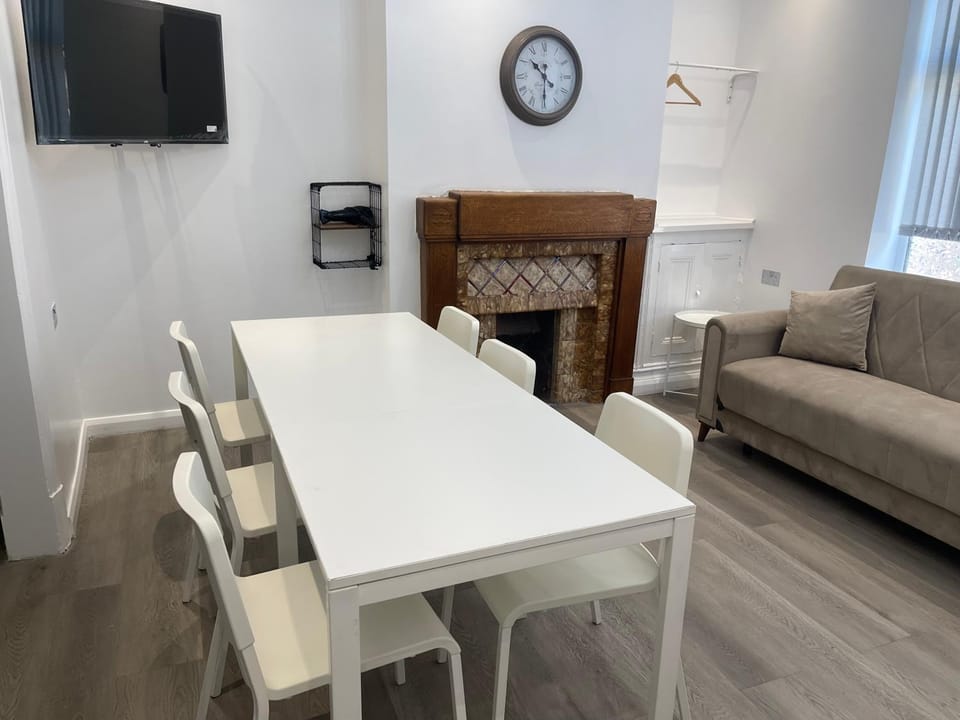 Araan House Hotel -Families and Couples Only Bed and Breakfast in Blackpool