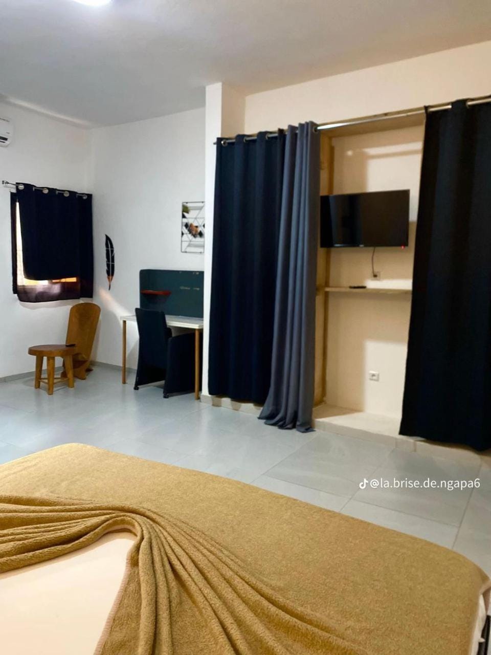 TV and multimedia, Photo of the whole room, Bedroom, wardrobe