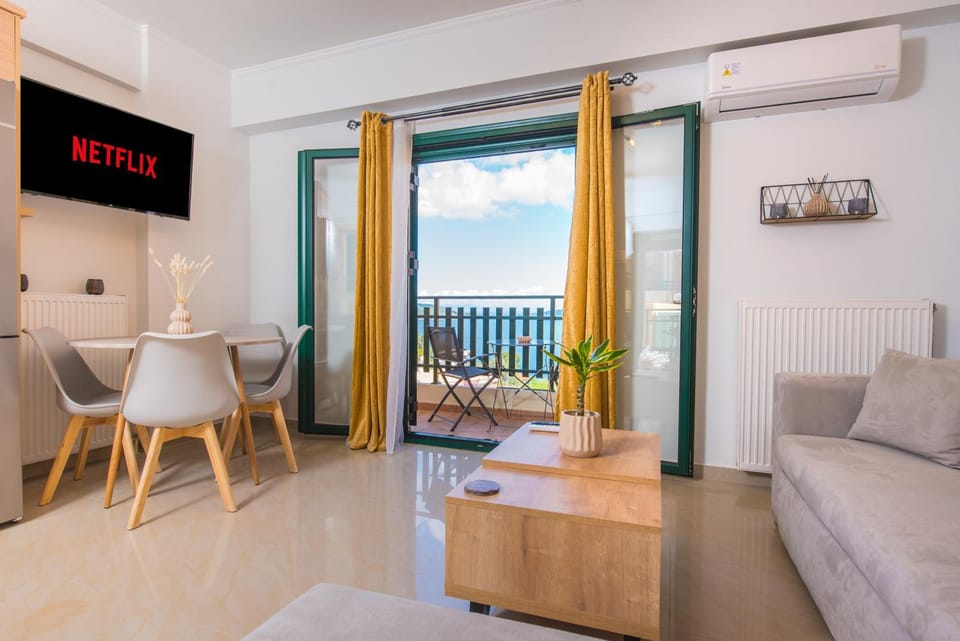 Natural landscape, TV and multimedia, Balcony/Terrace, Living room, Seating area, Dining area, Sea view