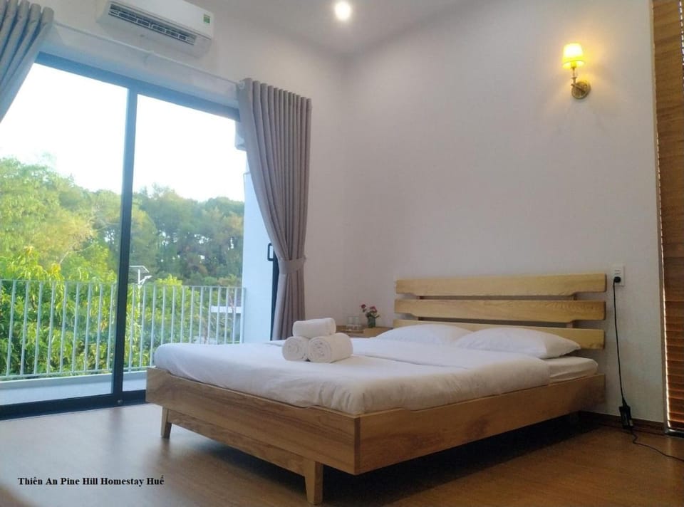 Bed, View (from property/room), Balcony/Terrace, Photo of the whole room, Bedroom