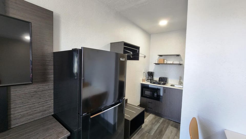 Kitchen or kitchenette, wardrobe