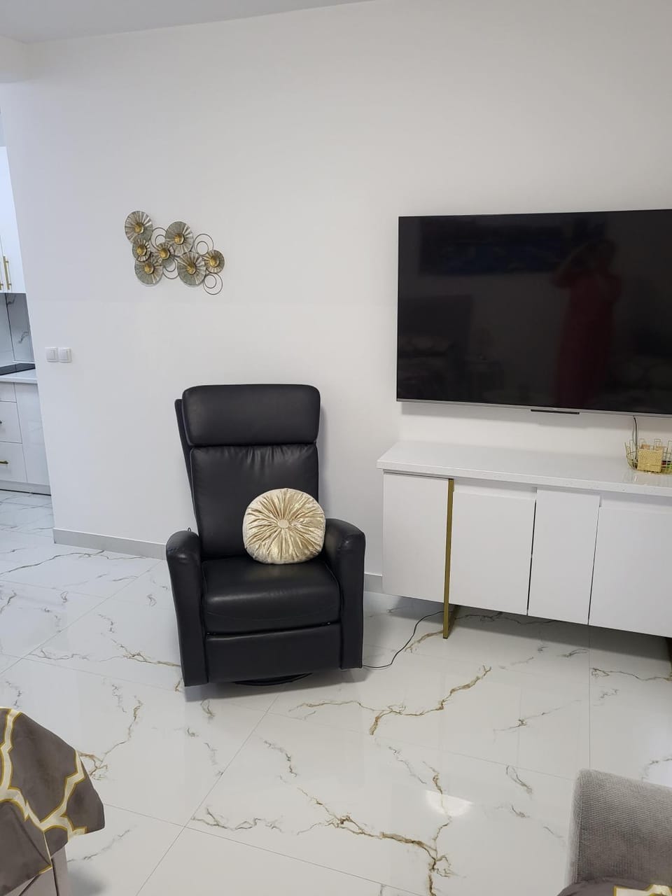 TV and multimedia, Seating area