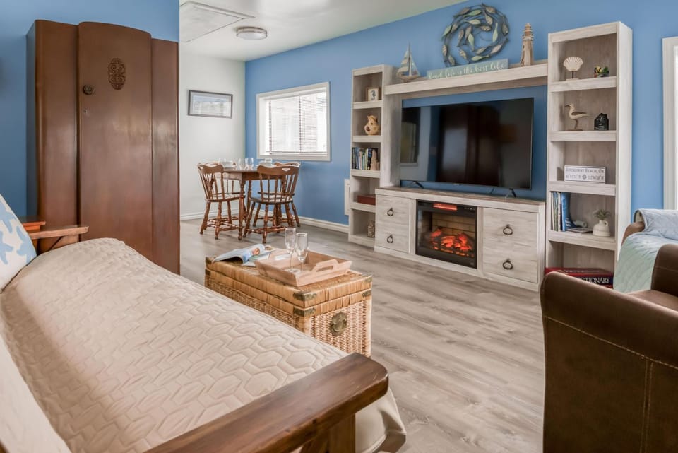 Towne Cottage Rockaway Beach - Meredith Lodging House in Rockaway Beach