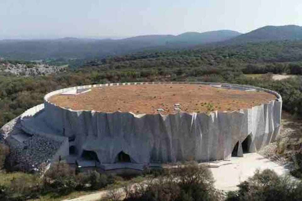 Maison gîte avec spa privé & piscine House in Provence-Alpes-Côte d'Azur