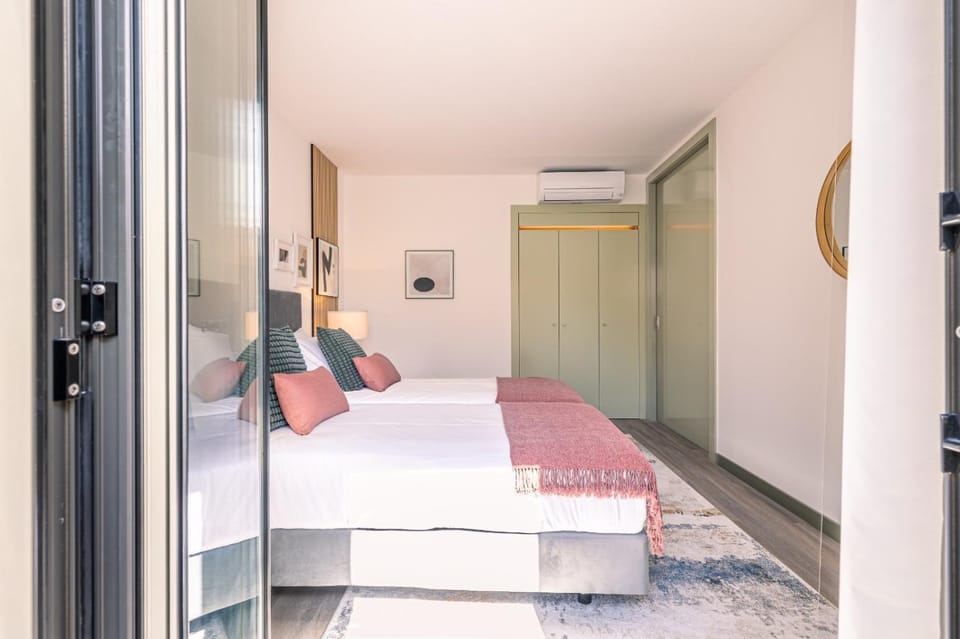 Bed, Bedroom, wardrobe